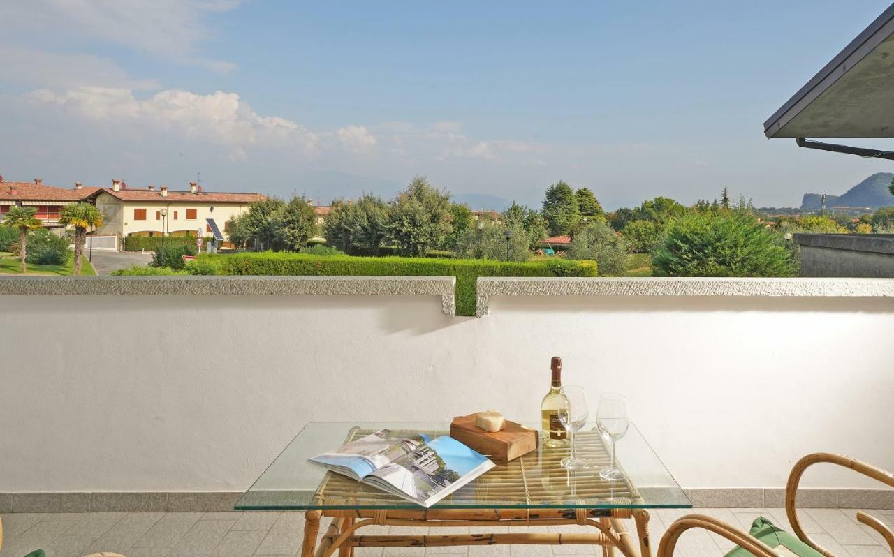 Appartamento Jessica Con Piscina Privata Manerba del Garda Eksteriør bilde